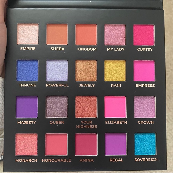 *SOLD* Makeup bundle - Picture 2 of 4